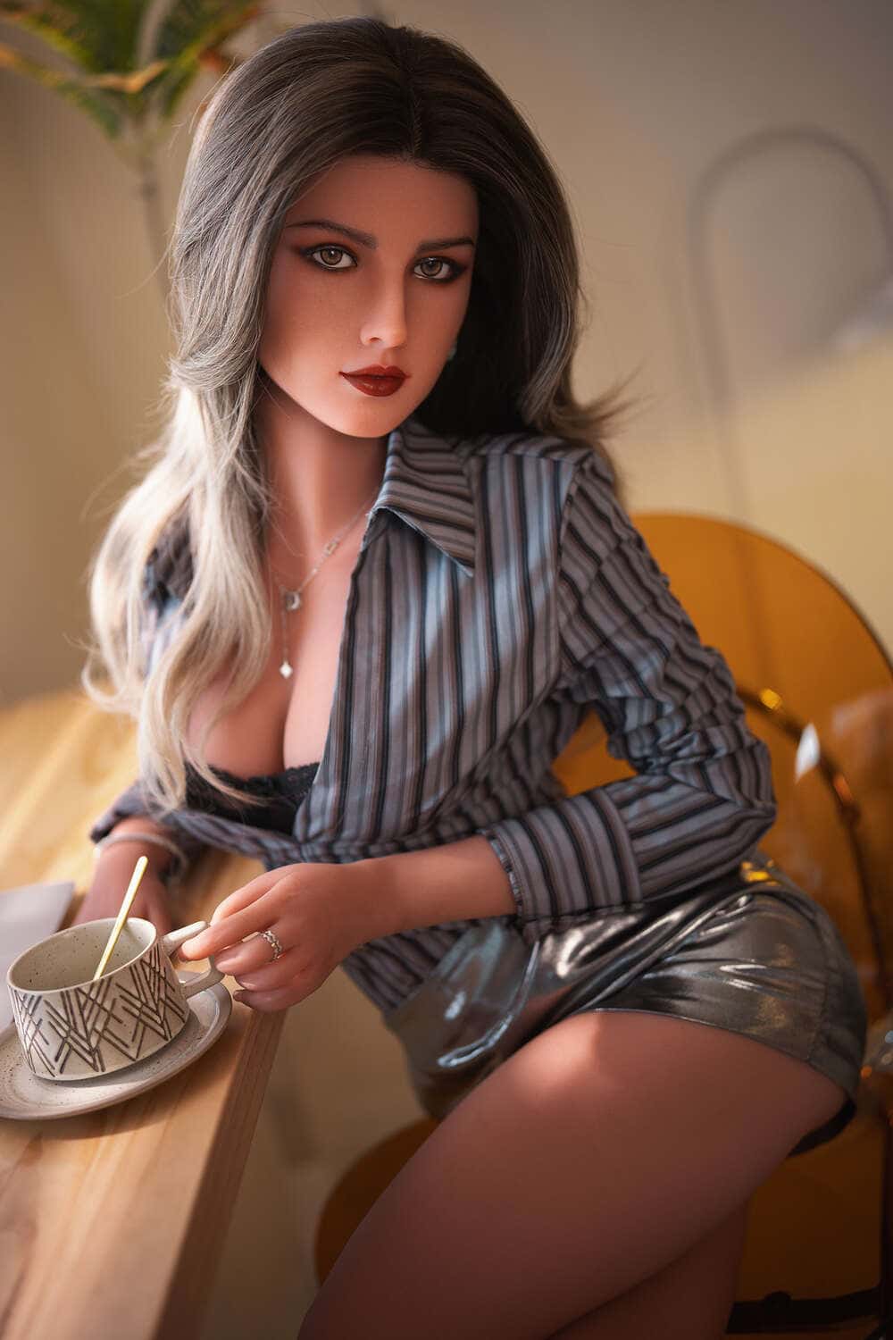 Reseña de la muñeca sexual Phyllis Bernal de silicona con cabeza de copa C de 166 cm/5 pies y 5 pulgadas - Rosretty Doll