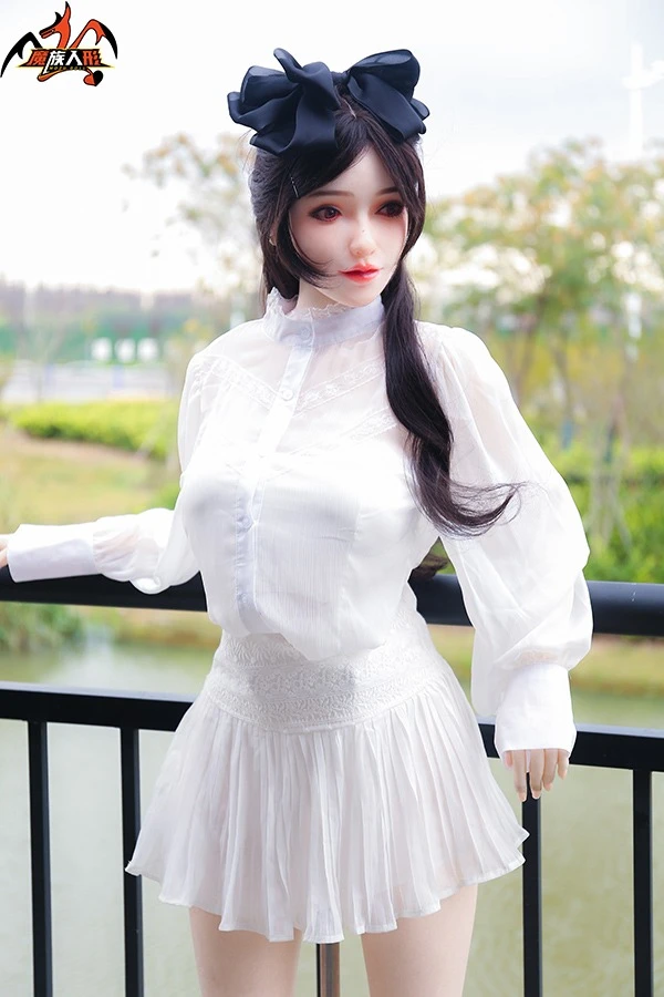 MOZU Doll - Muñeca sexual asiática realista Sarai de piel clara, 163 cm, con atuendo de regalo
