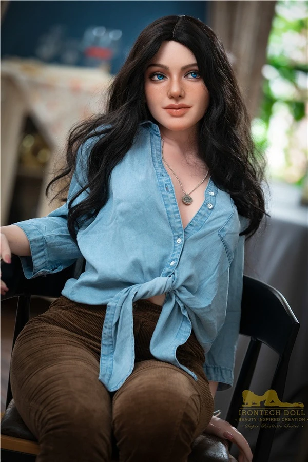 Muñeca Ivy Irontech de 152 cm: una muñeca sexual premium con pechos pequeños y figura curvilínea