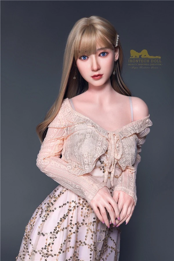 Irontech Doll presenta a Candy, la muñeca sexual rubia realista de 152 cm