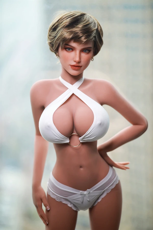Muñeca de fuego Raelynn Serenity: Una reseña detallada de la muñeca sexual femenina madura de pelo corto de 158 cm con una segunda cabeza de cortesía
