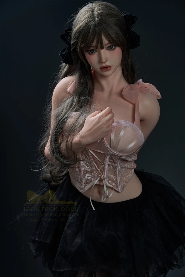Reseña de la muñeca sexual coreana para grupos de Irontech Doll: Dancer Evie (158 cm): mandíbula móvil, piel realista y atuendo gratis.