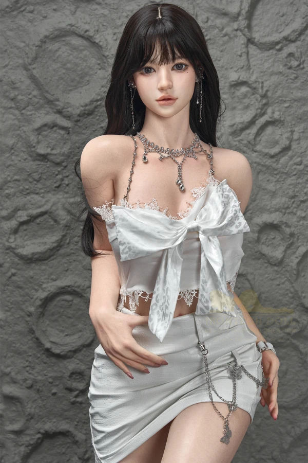 Reseña de la muñeca Irontech: Evie, bailarina coreana de 158 cm - Mandíbula móvil, piel realista y atuendo gratis