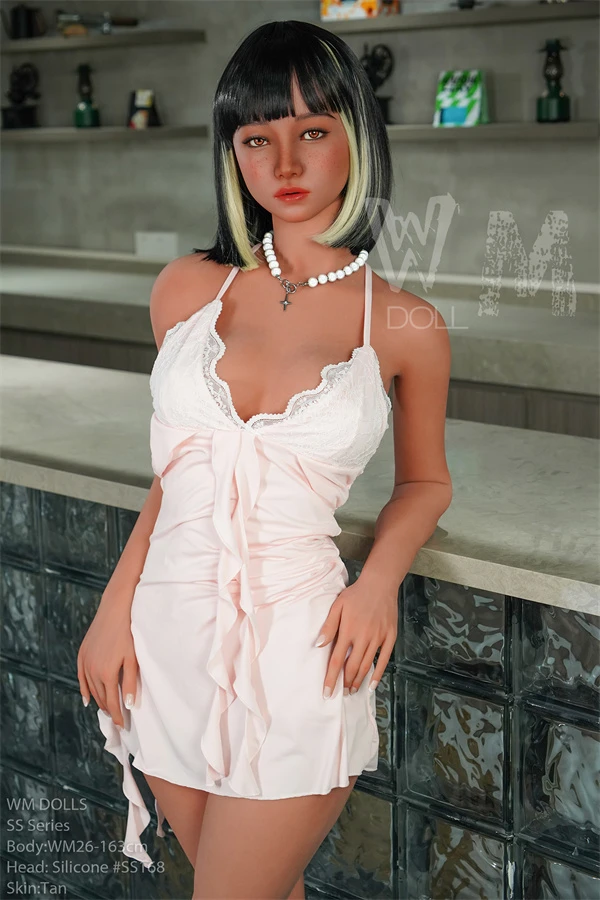 Reseña de la serie SS de WM Dolls: Explorando la muñeca realista Milena de pelo corto de 163 cm con mandíbula móvil y estructura oral, incluyendo una segunda cabeza gratis.