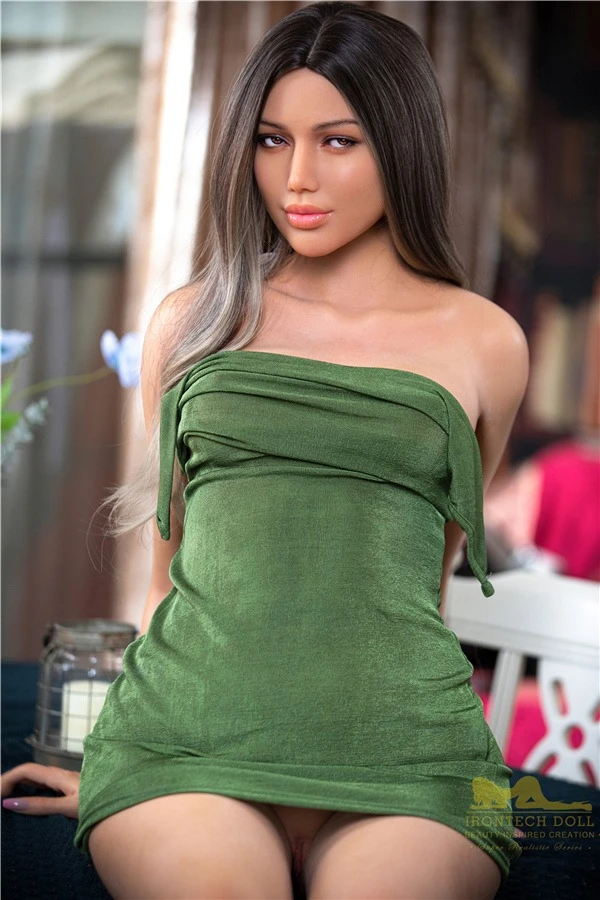 Reseña completa de la muñeca Irontech Azalea de 166 cm: una compañera femenina de silicona ultrarrealista