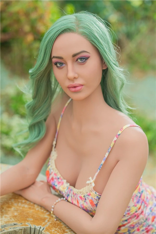 Reseña de la muñeca Zelex: Muñeca sexual madura increíblemente realista Mae de 170 cm en silicona