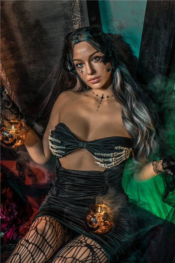 Muñeca Zelex Cadence 170 cm: una exquisita muñeca sexual de silicona con curvas impresionantes y características atractivas.