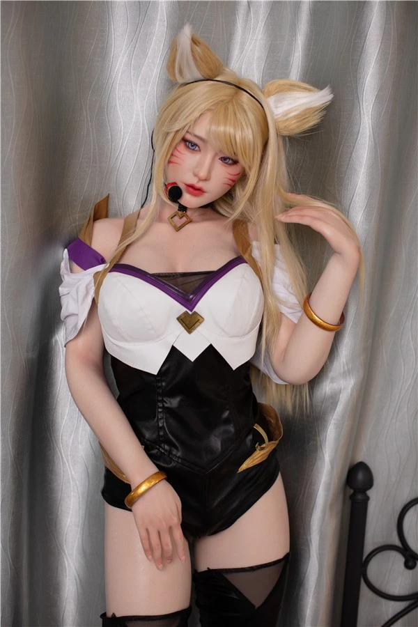 Amalia, la muñeca sexual de anime rubia de 171 cm de Starpery