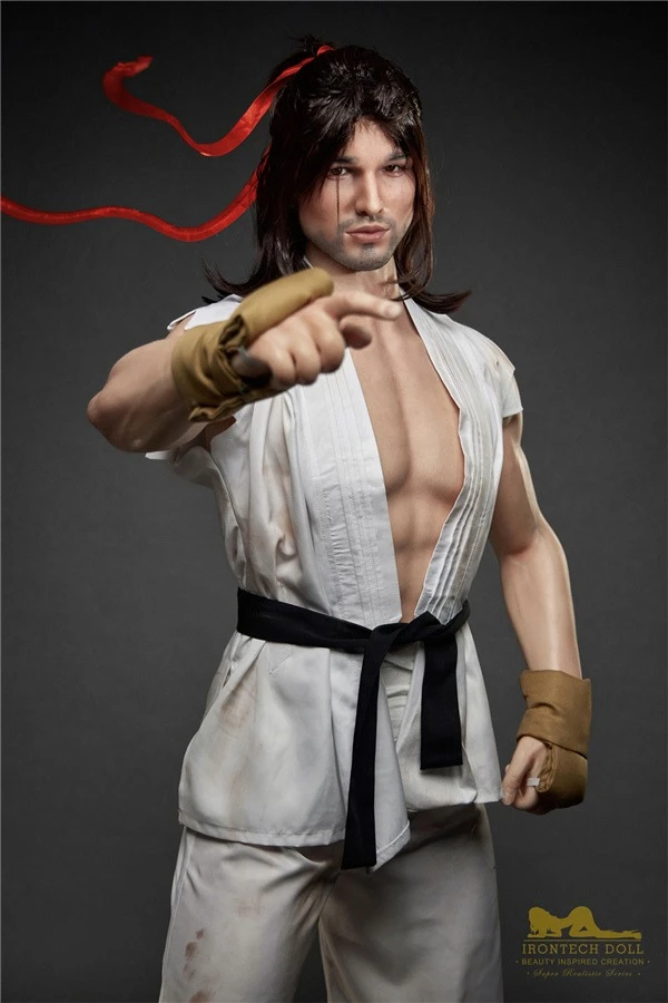 Irontech Doll presenta a Ricky, un muñeco sexual masculino de silicona realista de 176 cm.