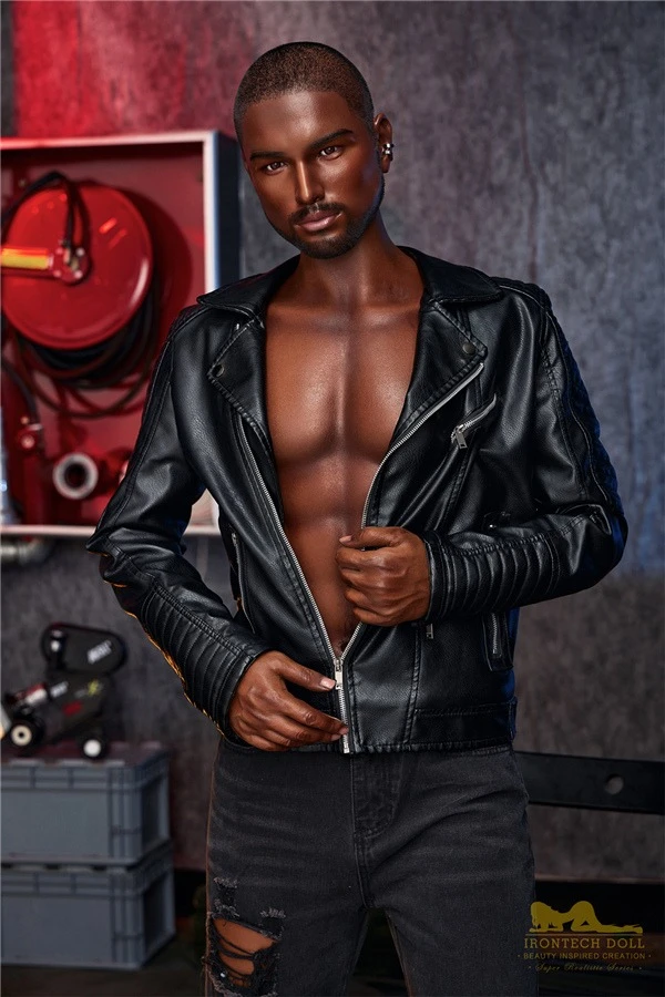 Reseña del muñeco sexual masculino Irontech Kevin de 170 cm, piel negra africana