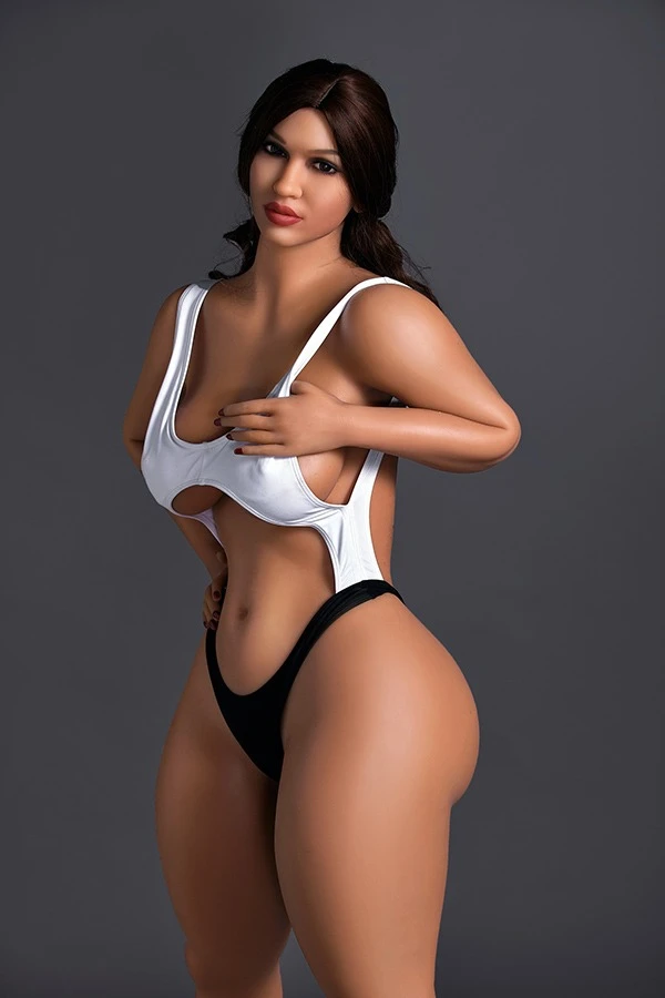 Irontech Doll presenta a Tiana, una impresionante muñeca sexual madura de 156 cm con curvas seductoras y características mejoradas.