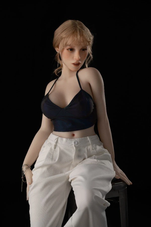 Muñeca AXB Annika 165 cm Una compañera rubia madura y realista