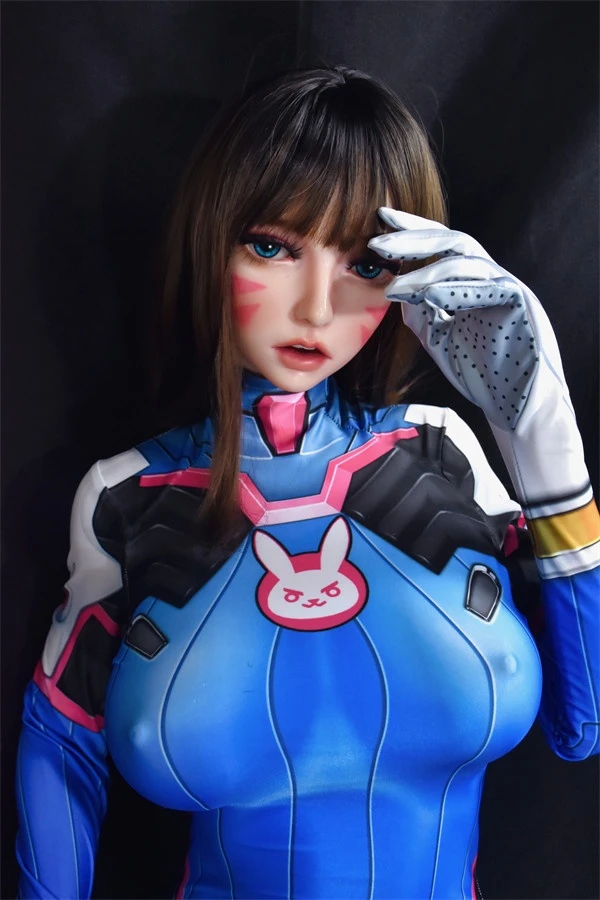 Elsa Babe presenta una muñeca sexual realista de Overwatch D.Va Cosplay Chloe de 150 cm