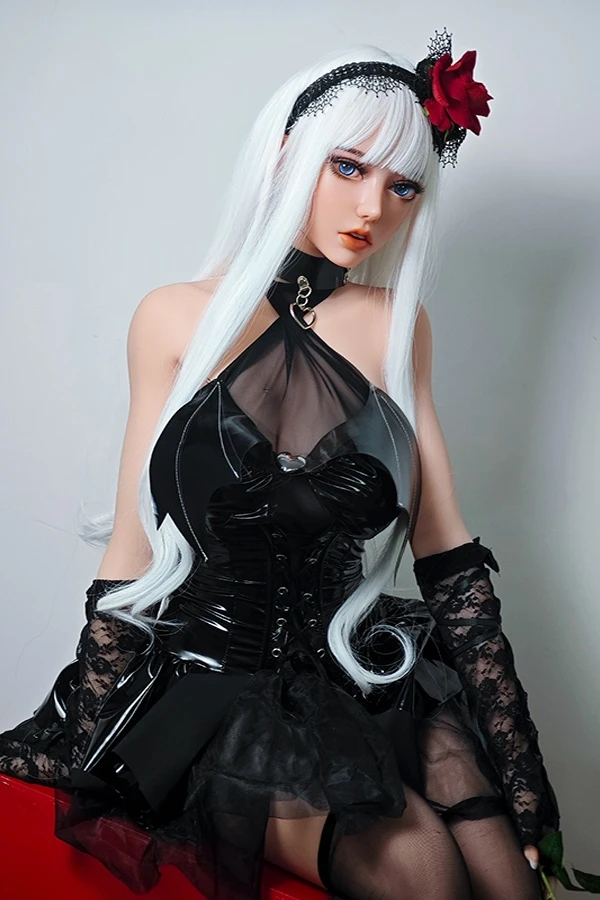 Reseña de la muñeca sexual de silicona Elsa Babe Maggie de 150 cm con cabello largo plateado y manga anime.