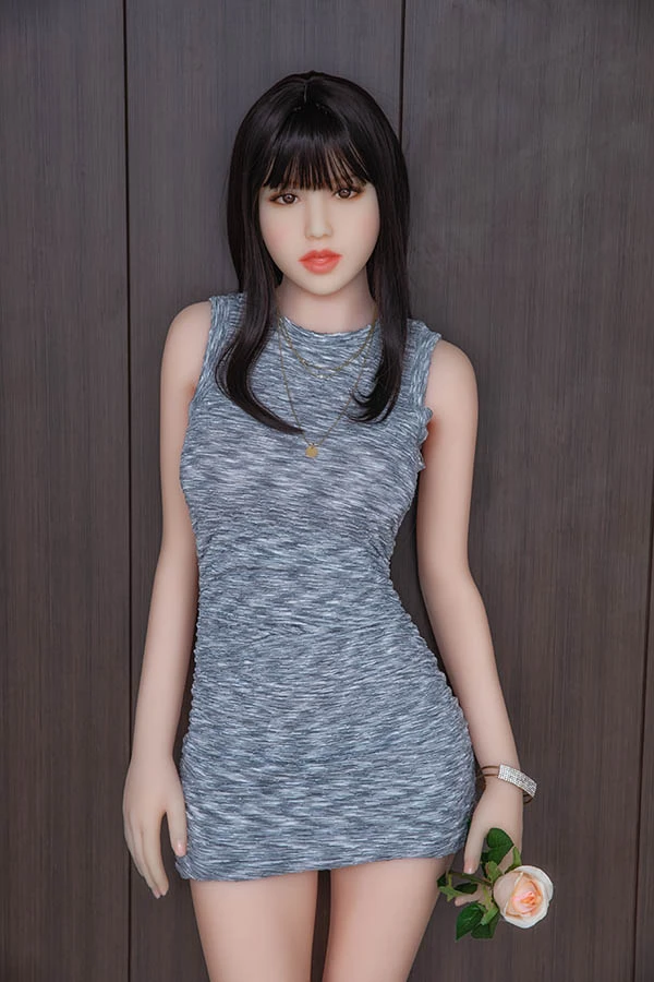 HR Doll presenta a Elodie (166 cm): una muñeca sexual asiática encantadora y elegante.