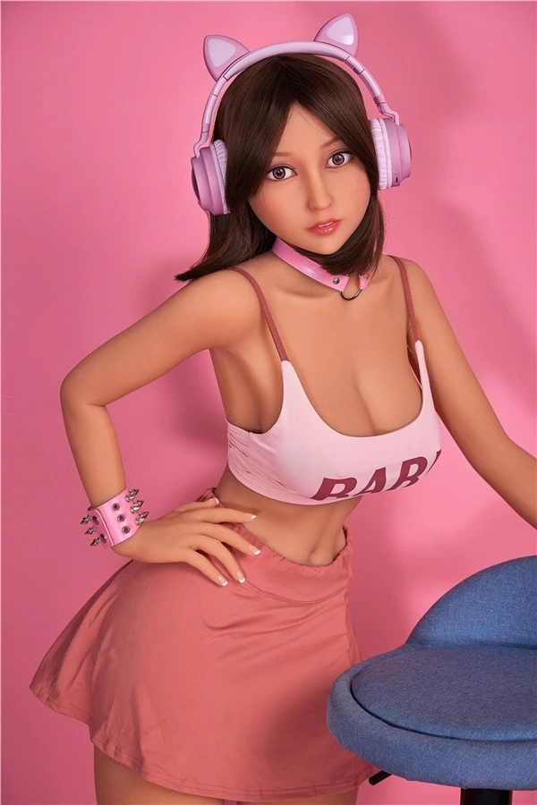 Reseña de la muñeca sexual Jayla de 153 cm de Irontech: la combinación perfecta entre sensualidad y belleza.