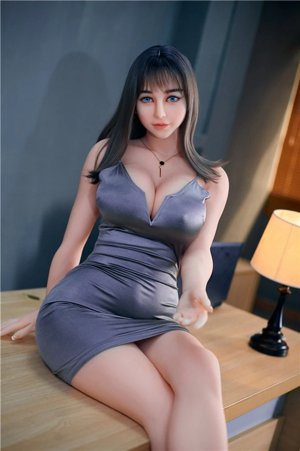 Muñeca sexual Irontech Frida de 161 cm con curvas, busto impresionante y figura curvilínea