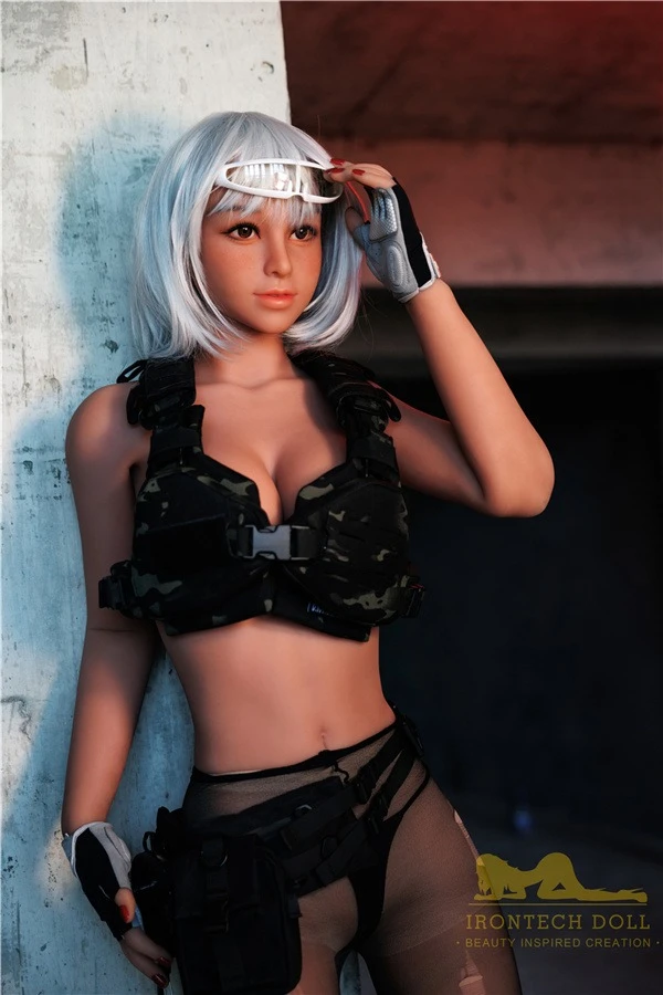 Muñeca Irontech Vida 167 cm: vive la fascinante fantasía de un soldado del futuro.