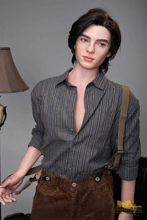 Irontech Doll presenta a Benjamin de 170 cm: un muñeco sexual masculino de silicona increíblemente realista.