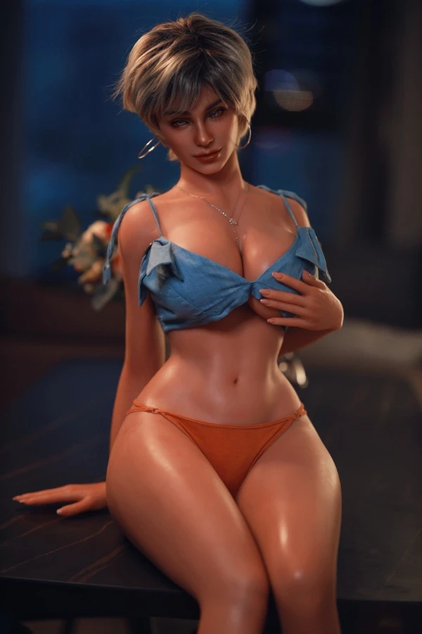 JY Doll presenta a Ensley: una curvilínea muñeca sexual MILF de 157 cm de grosor.