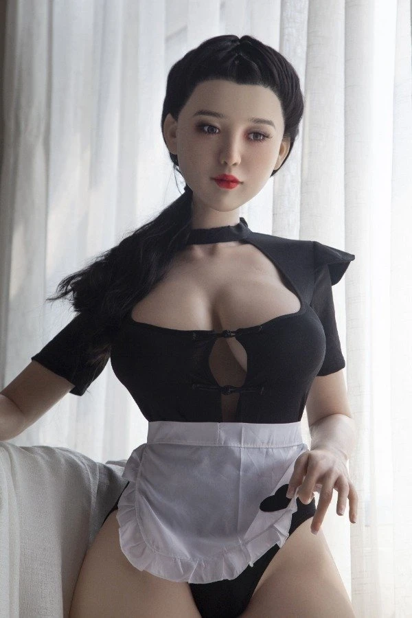 Reseña de la muñeca sexual morena realista Ensley de 168 cm