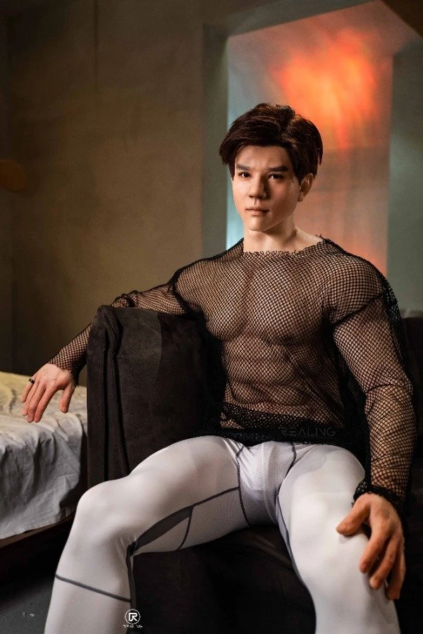 Reseña de Matthew, la muñeca sexual de silicona atlética y llamativa de 180 cm