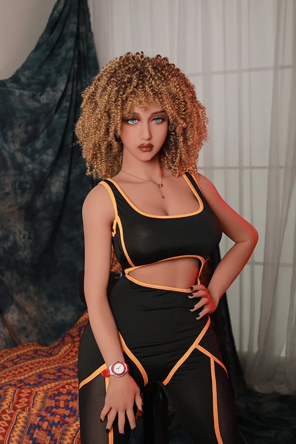 Muñeca sexual latina con curvas pronunciadas Rifrano Yara de 165 cm