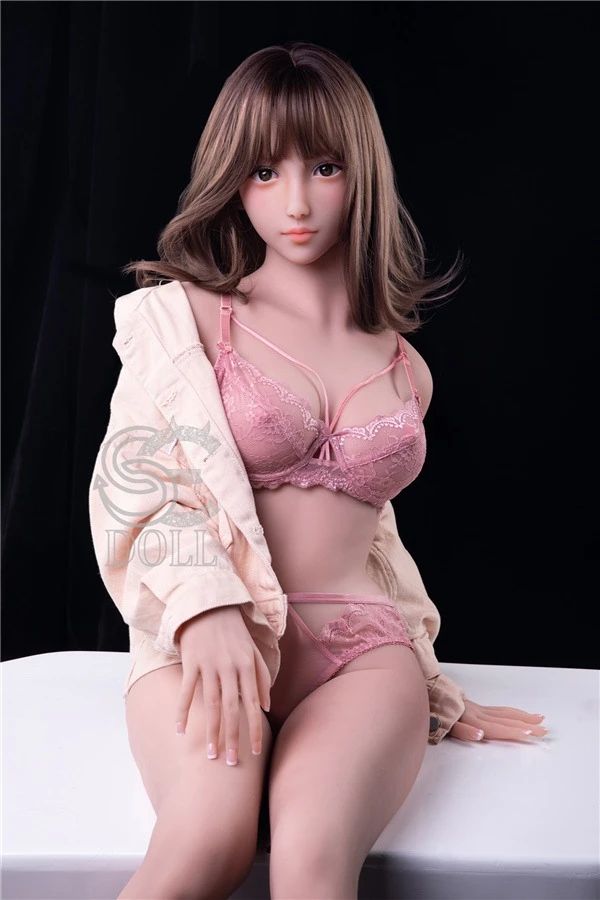 Presentamos la impresionante muñeca sexual inocente Azalea de 158 cm de SEDOLL