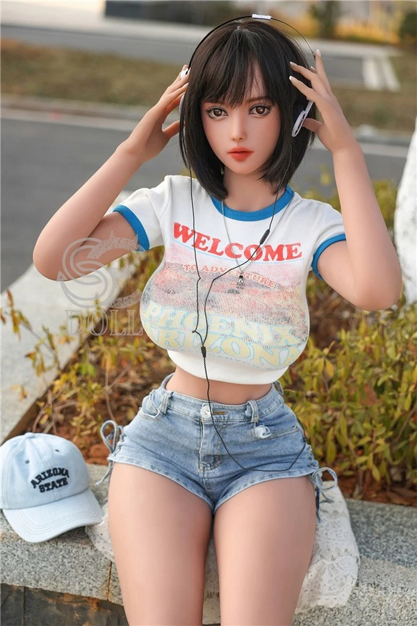 Reseña de la muñeca sexual realista de pelo corto negro Azalea 161 cm de SEDOLL