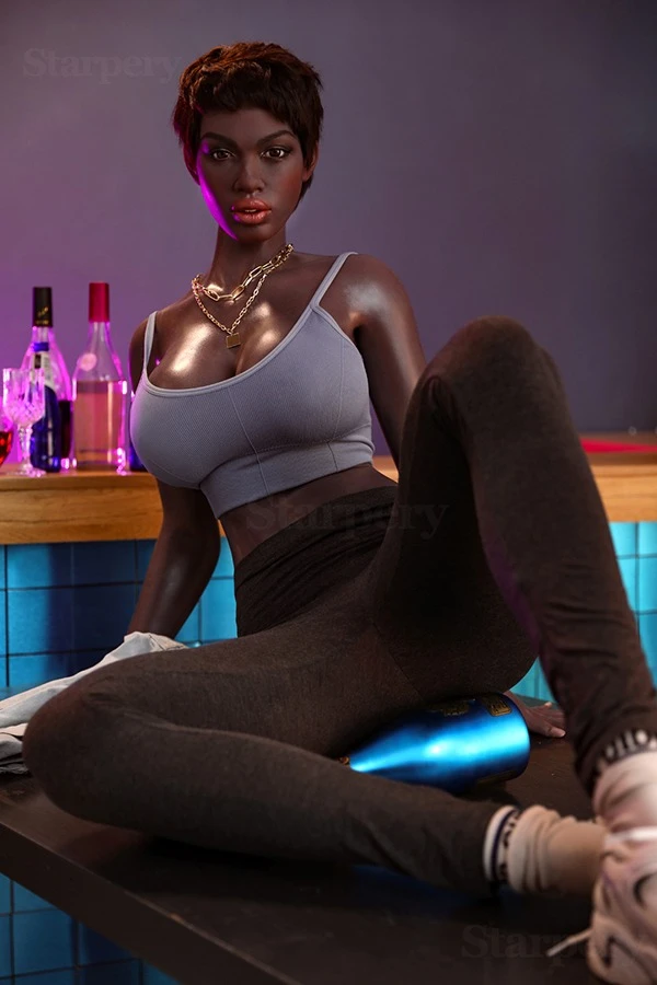 Reseña de la muñeca sexual africana Keisha, realista y alta, de Starpery (174 cm)