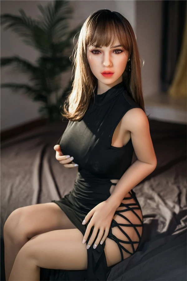 Muñeca Irontech: La muñeca sexual madura y curvilínea más realista de 160 cm.