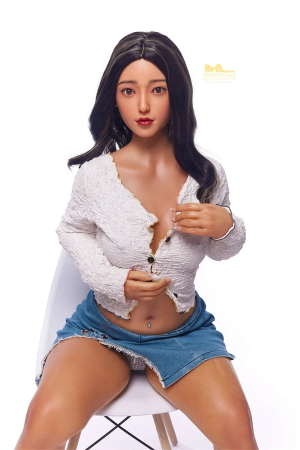 Muñeca sexual japonesa bronceada realista Daphne de 152 cm de Irontech Doll