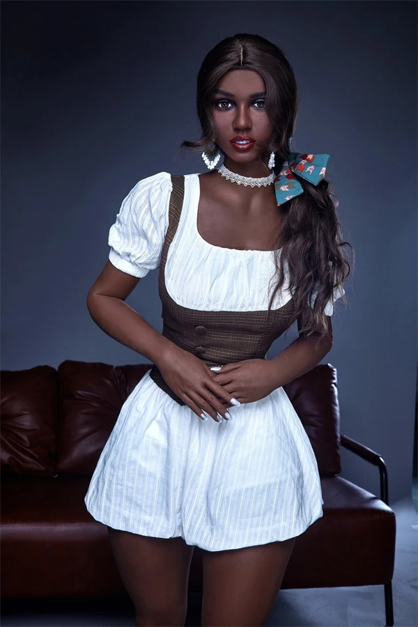 Irontech Doll presenta a Allie de 164 cm, la muñeca sexual negra madura más realista.