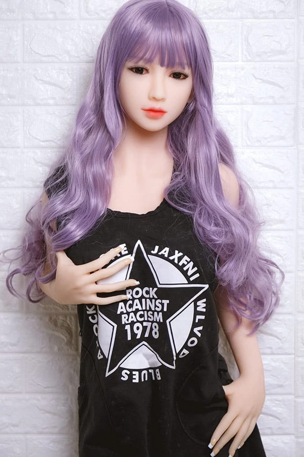 Muñeca sexual realista Aibei Annalee de 158 cm con cabello morado asiático y curvas generosas. Incluye una segunda cabeza gratis.