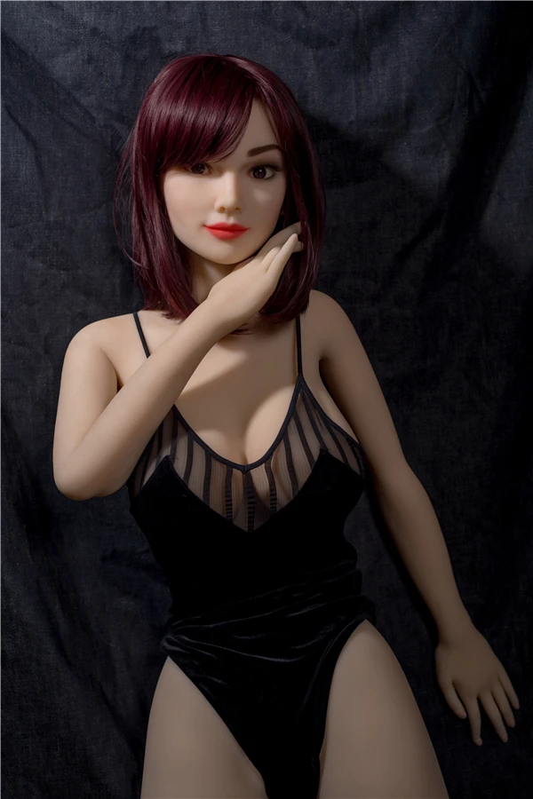 Irontech Doll presenta Justice de 157 cm: una impresionante muñeca sexual asiática pelirroja realista.