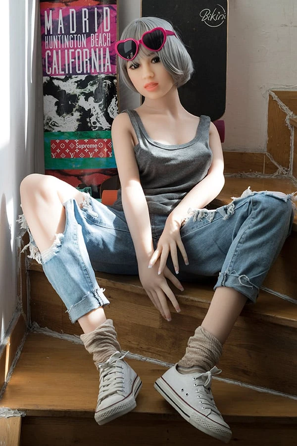 Muñeca sexual realista WM Dolls, de pechos pequeños, Lee, 156 cm, con segunda cabeza de regalo