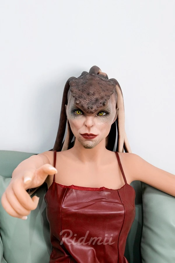 Muñeca sexual extraterrestre madura Ridmii Liddy (166 cm), cabeza de silicona, análisis y análisis detallado