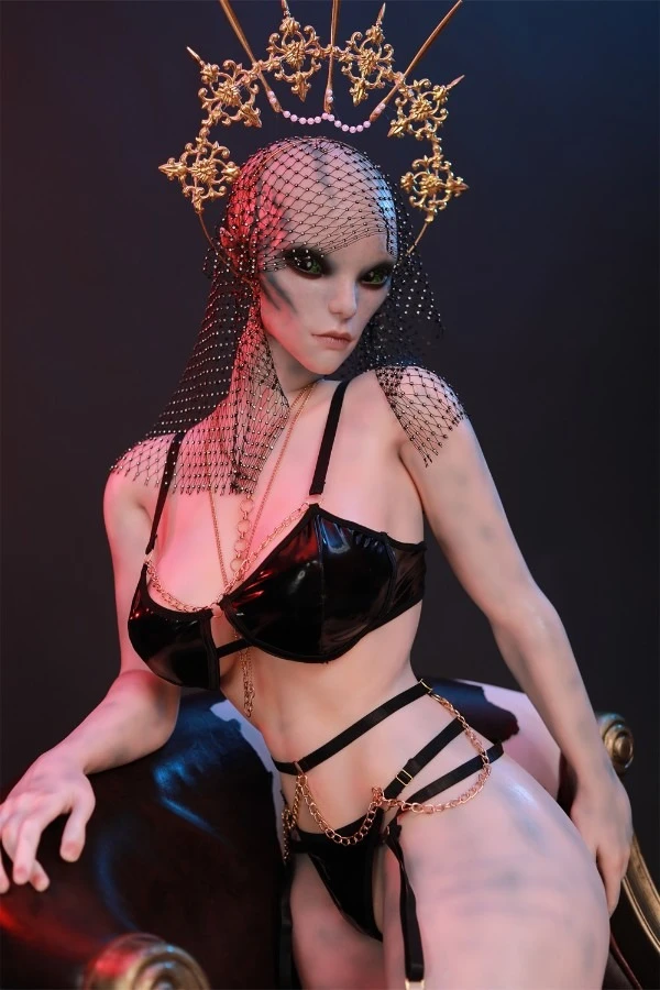 Reseña de la muñeca Rifrano: Explorando el encanto de la muñeca sexual extraterrestre madura de gran trasero Beatrice de 153 cm